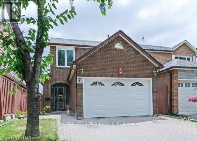 7 SLATER Circle W, brampton, Ontario