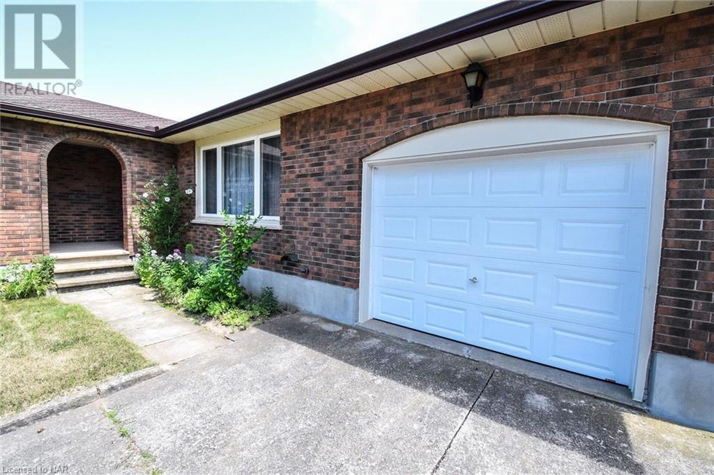 24 Shade Tree Crescent, St. Catharines, Ontario  L2M 7G5 - Photo 4 - 40618228