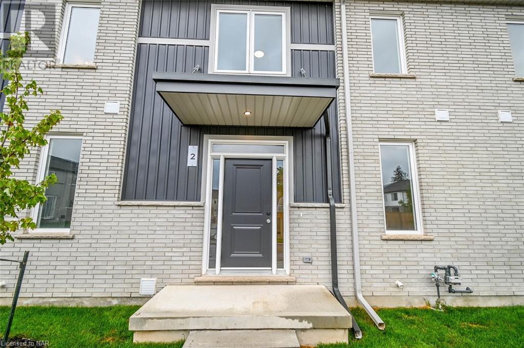 121a Moffatt Street Unit# 2, St. Catharines, Ontario  L2P 0E8 - Photo 2 - 40631670