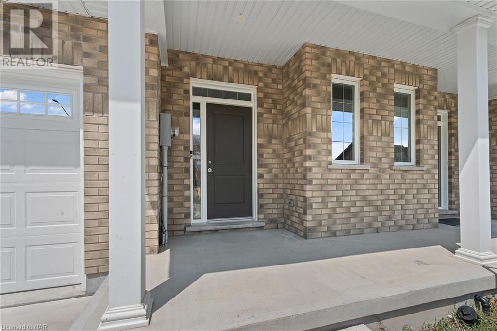 21 Marshall Lane, St. Catharines (456 - Oakdale), Ontario  L2P 0E8 - Photo 4 - X9413311