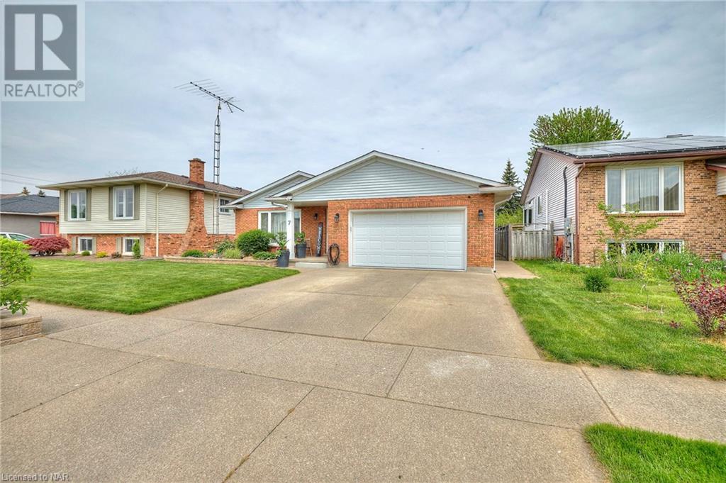 7 Huntington Lane, St. Catharines (453 - Grapeview), Ontario  L2S 3J5 - Photo 3 - X9413576