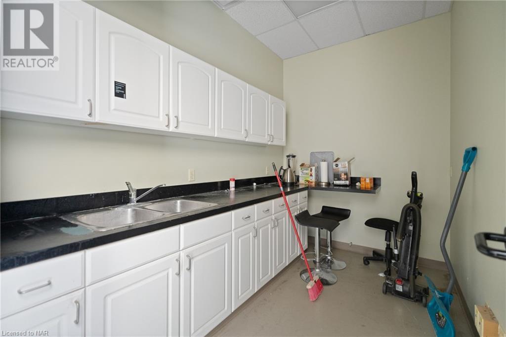 211 Martindale Road Unit# 1, St. Catharines, Ontario  L2S 3V7 - Photo 12 - 40646058