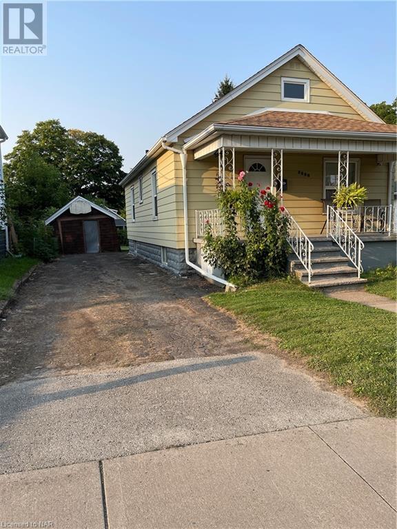 5777 Spring Street, Niagara Falls (215 - Hospital), Ontario  L2G 1P9 - Photo 2 - X9414554