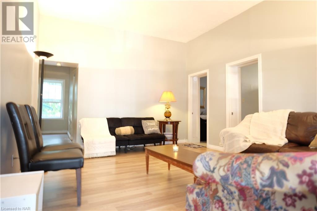 9 Woodland Avenue Unit# (Main Floor), St. Catharines, Ontario  L2R 5A1 - Photo 4 - 40647200