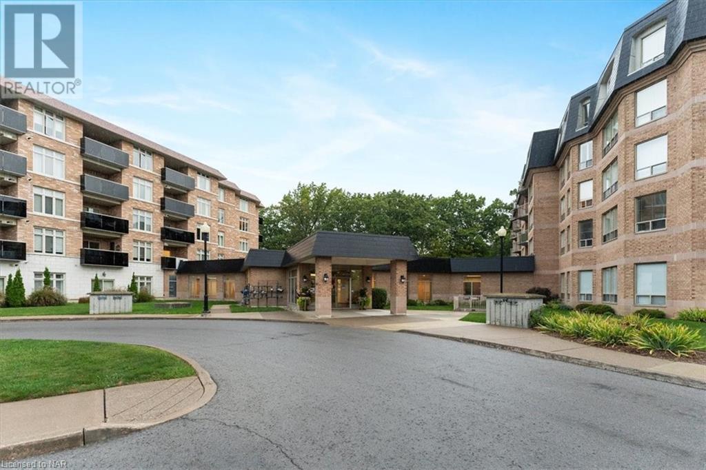 8111 Forest Glen Drive Unit# 320, Niagara Falls, Ontario  L2H 2Y7 - Photo 3 - 40654048