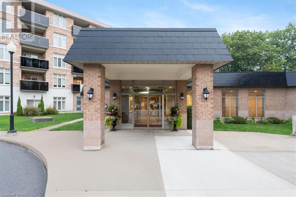 8111 Forest Glen Drive Unit# 320, Niagara Falls, Ontario  L2H 2Y7 - Photo 4 - 40654048