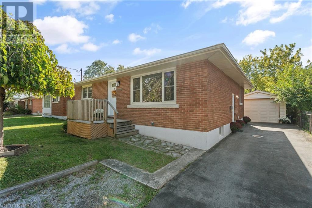 7488 WANLESS Street, niagara falls, Ontario