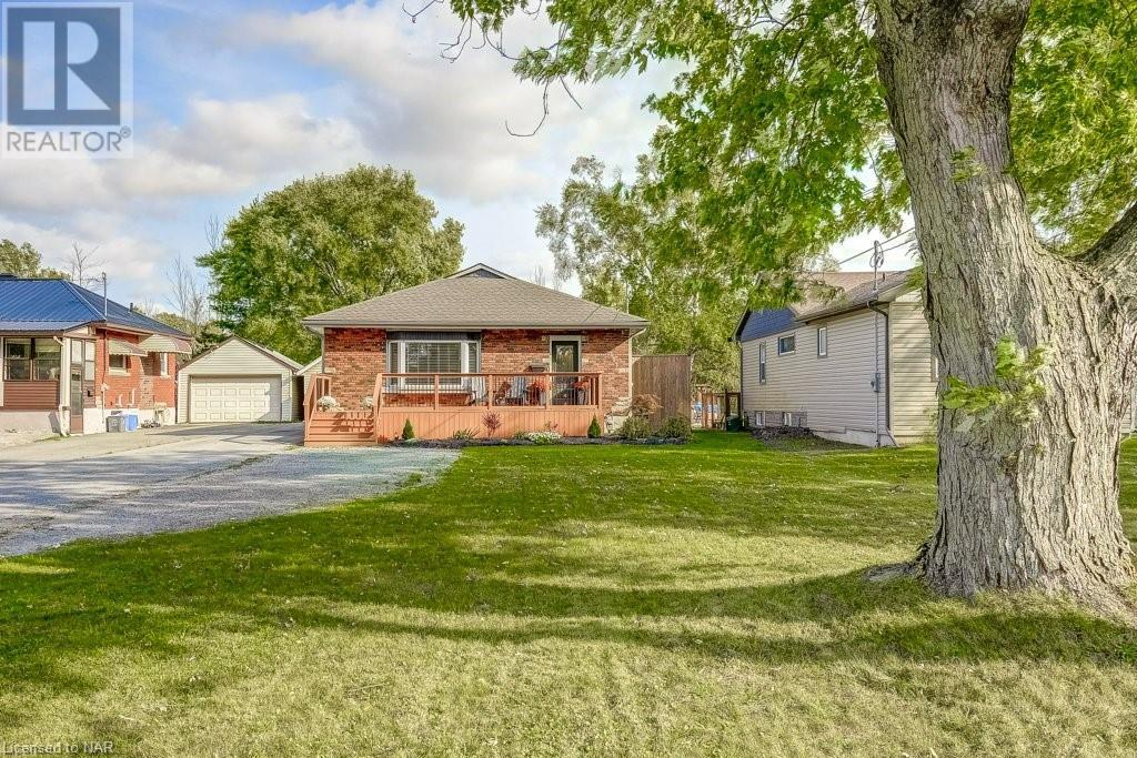 303 Riverside Drive, Welland, Ontario  L3C 5E6 - Photo 3 - 40662330