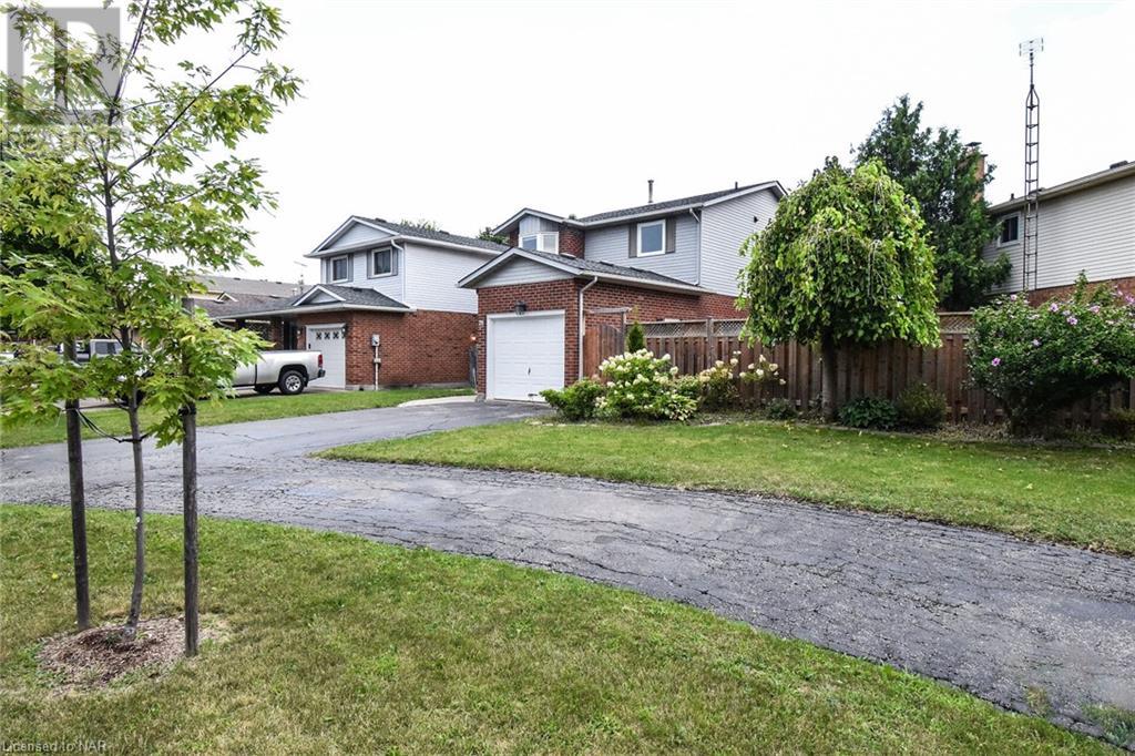 29 Capri Street, Thorold (558 - Confederation Heights), Ontario  L2V 4W7 - Photo 3 - X9415345