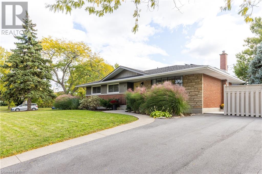 37 Larchwood Drive, St. Catharines (461 - Glendale/glenridge), Ontario  L2T 2H6 - Photo 4 - X9415282