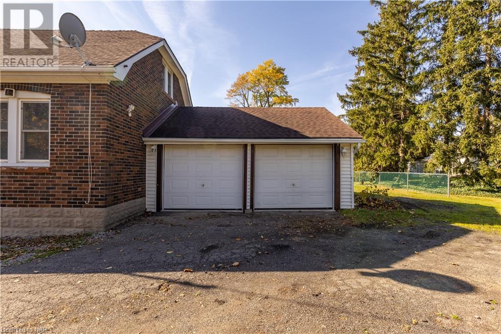 1408 Garrison Road, Fort Erie (334 - Crescent Park), Ontario  L2A 1P6 - Photo 4 - X9767595