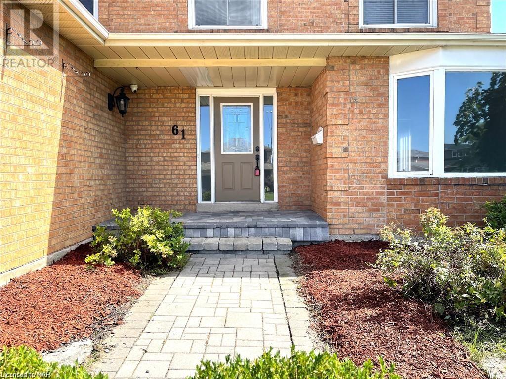 61 Barbican Trail, St. Catharines (460 - Burleigh Hill), Ontario  L2T 4A7 - Photo 3 - X10412819