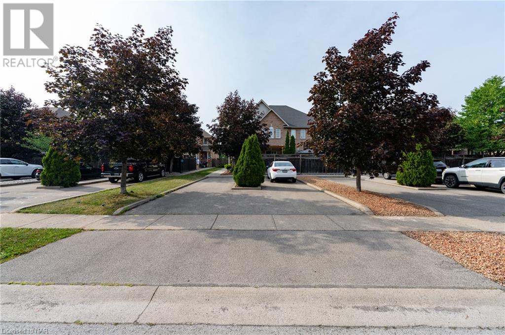 25 Flynn Court, St. Catharines (453 - Grapeview), Ontario  L2S 4E1 - Photo 38 - X10413332