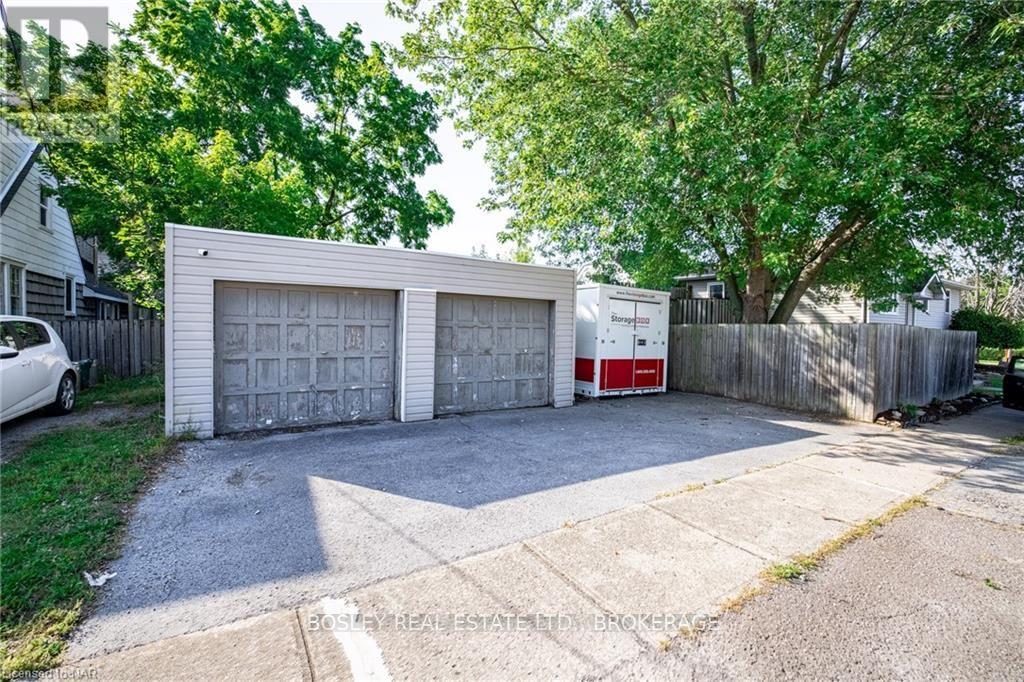 65 Chelsea Street, St. Catharines (450 - E. Chester), Ontario  L2P 3B5 - Photo 4 - X10420280