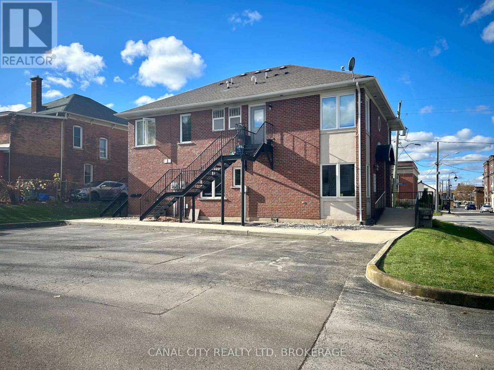 2 Ormond Street S, Thorold (557 - Thorold Downtown), Ontario  L2V 1Y1 - Photo 17 - X10426910