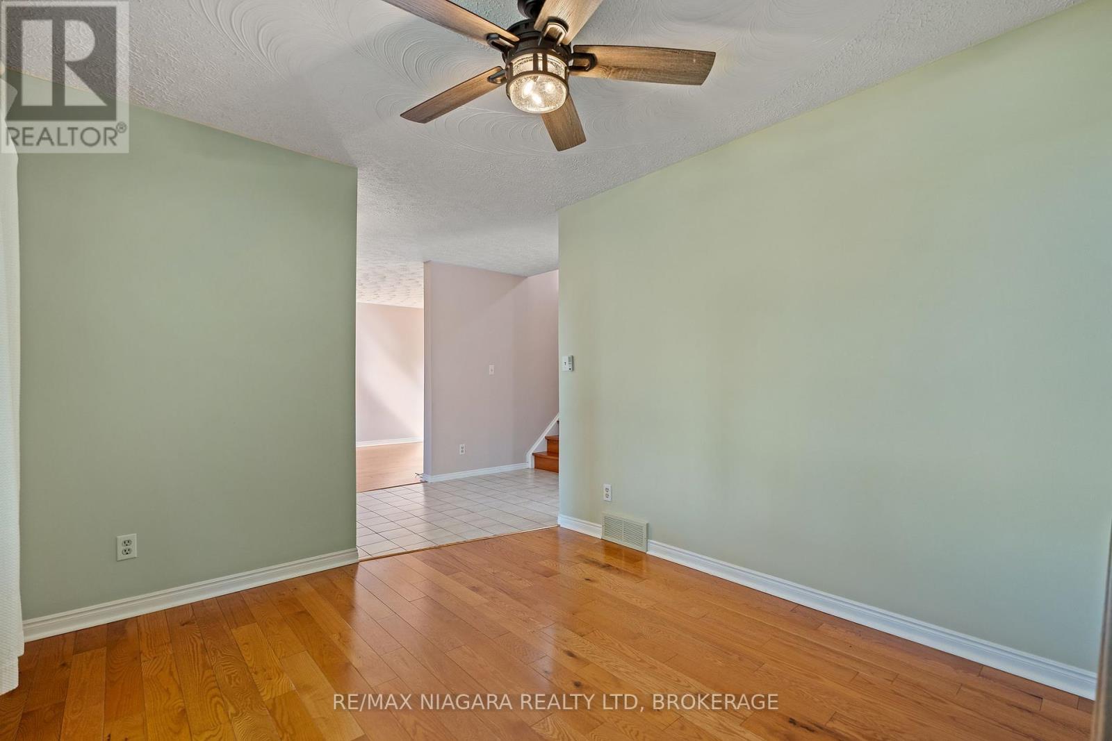 6870 Buckingham Drive, Niagara Falls (218 - West Wood), Ontario  L2H 2R9 - Photo 7 - X9304751