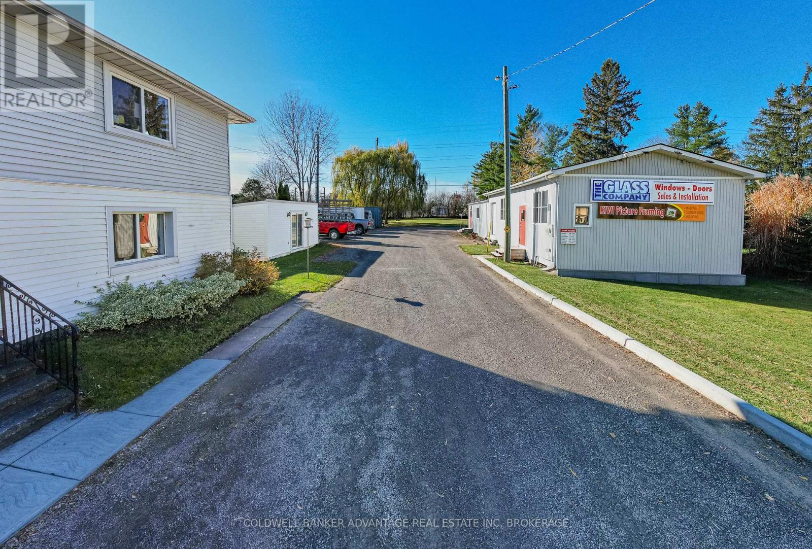 1563 Thompson Road, Fort Erie (331 - Bowen), Ontario  L2A 5M4 - Photo 2 - X10428395