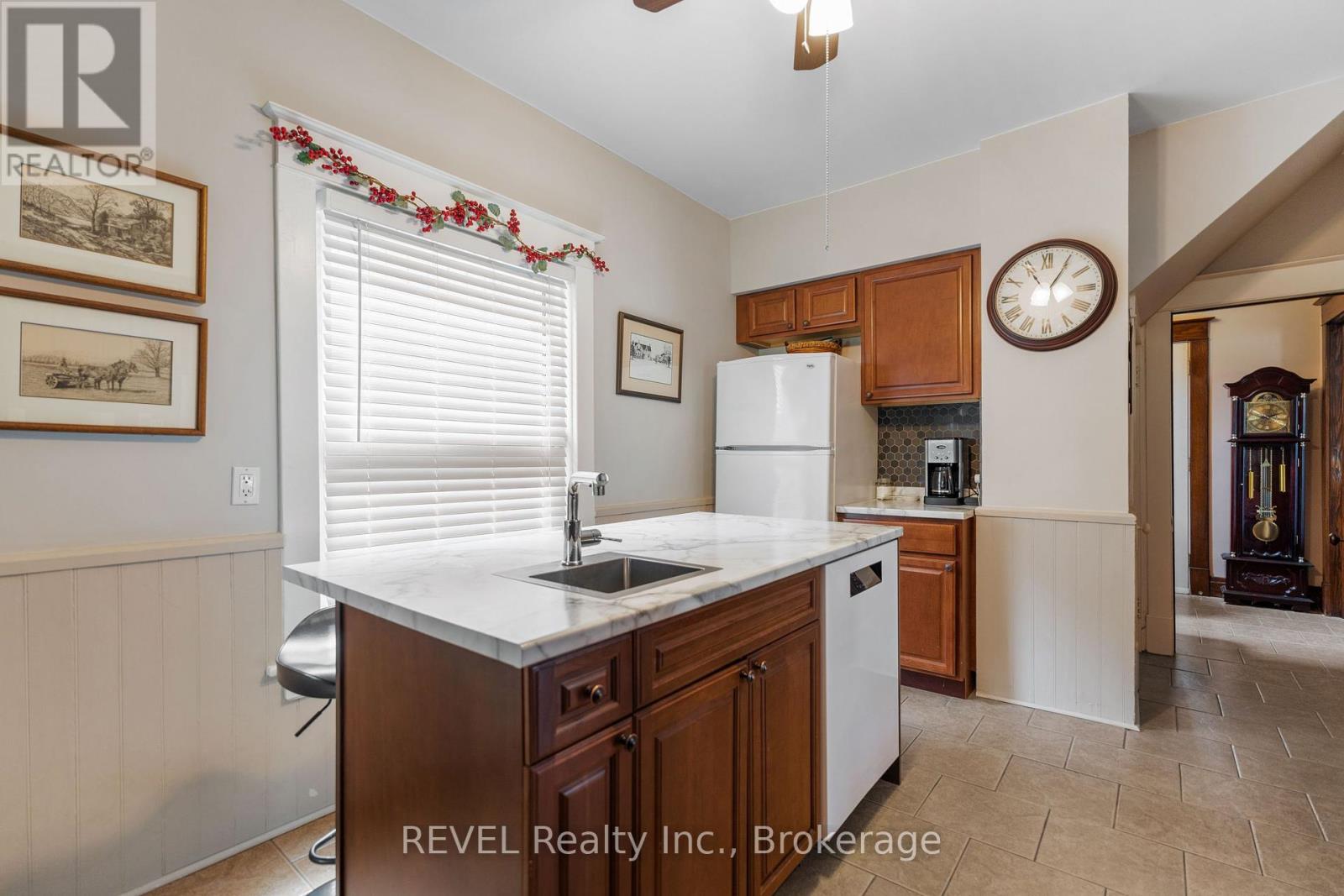 4743 Epworth Circle, Niagara Falls (210 - Downtown), Ontario  L2E 1E1 - Photo 12 - X10428732