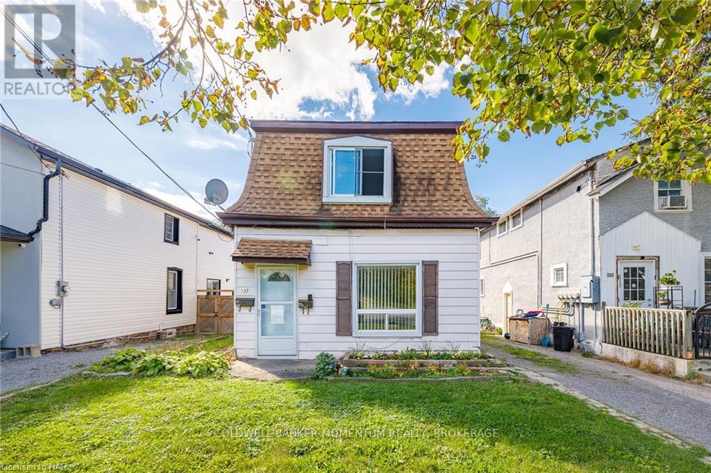 137 Oakdale Avenue, St. Catharines (456 - Oakdale), Ontario  L2P 2L3 - Photo 2 - X10429495