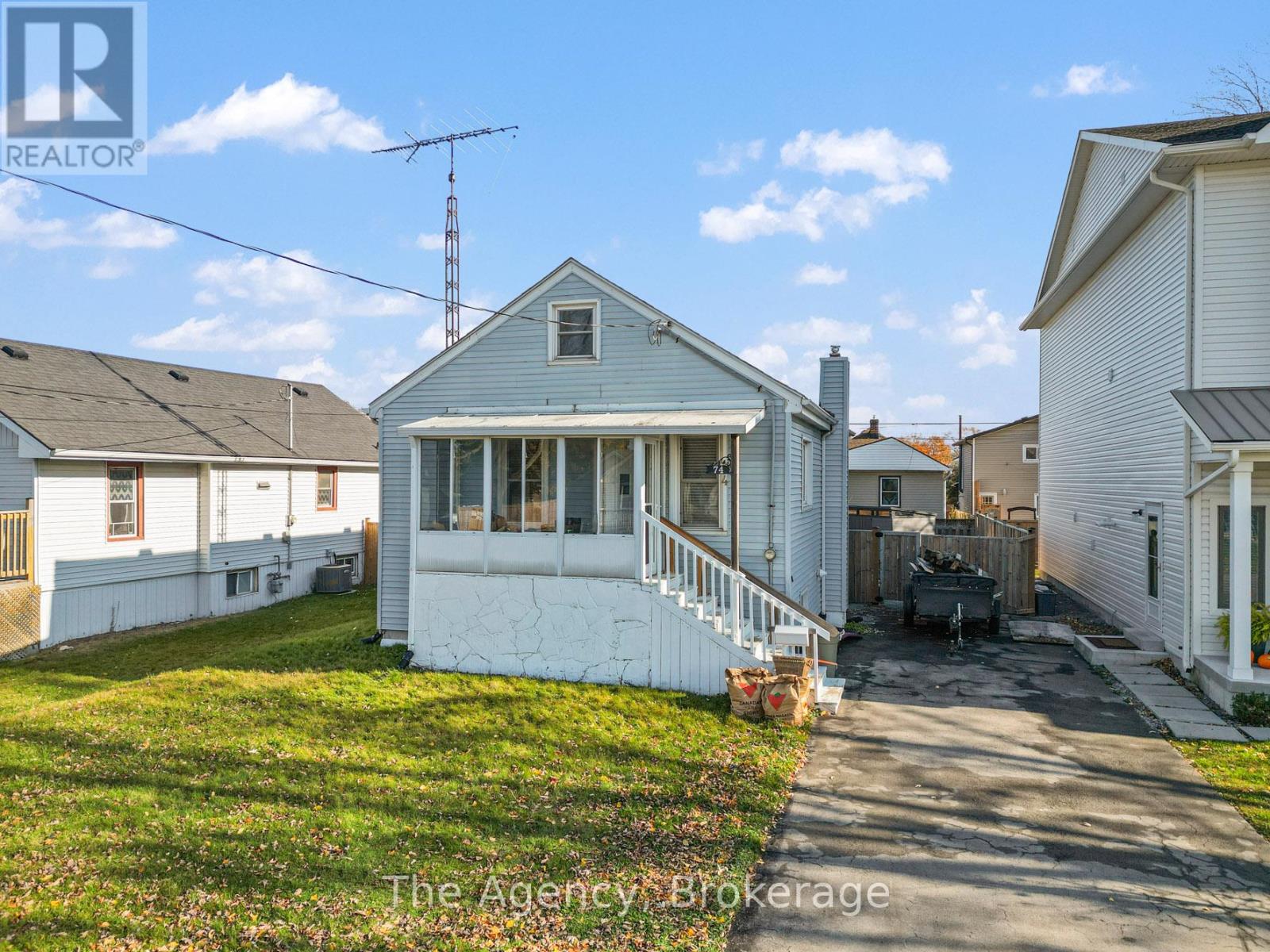 74 KNOLL STREET, port colborne (877 - main street), Ontario