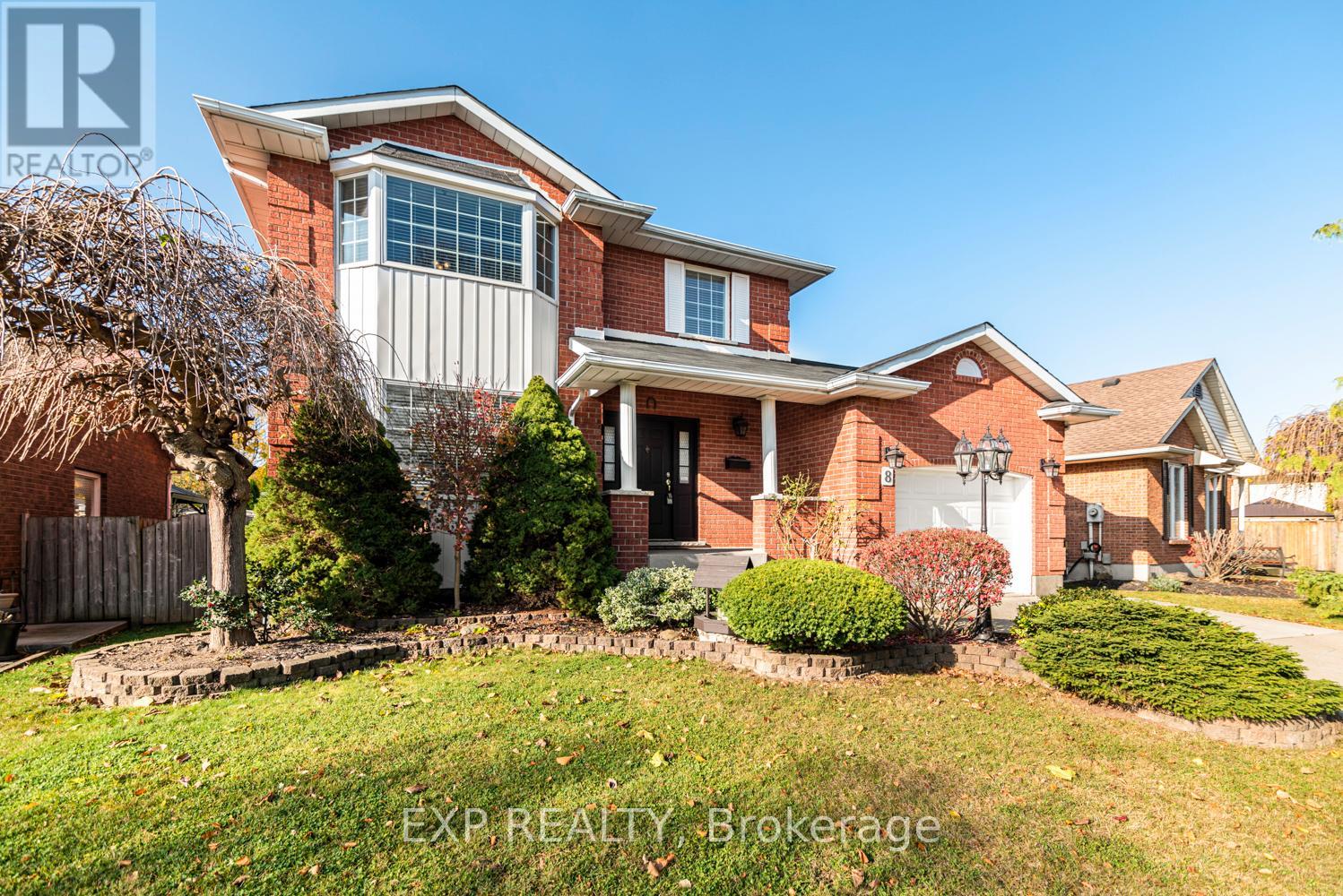 8 Donalda Court, St. Catharines (444 - Carlton/bunting), Ontario  L2M 7E7 - Photo 3 - X10432038