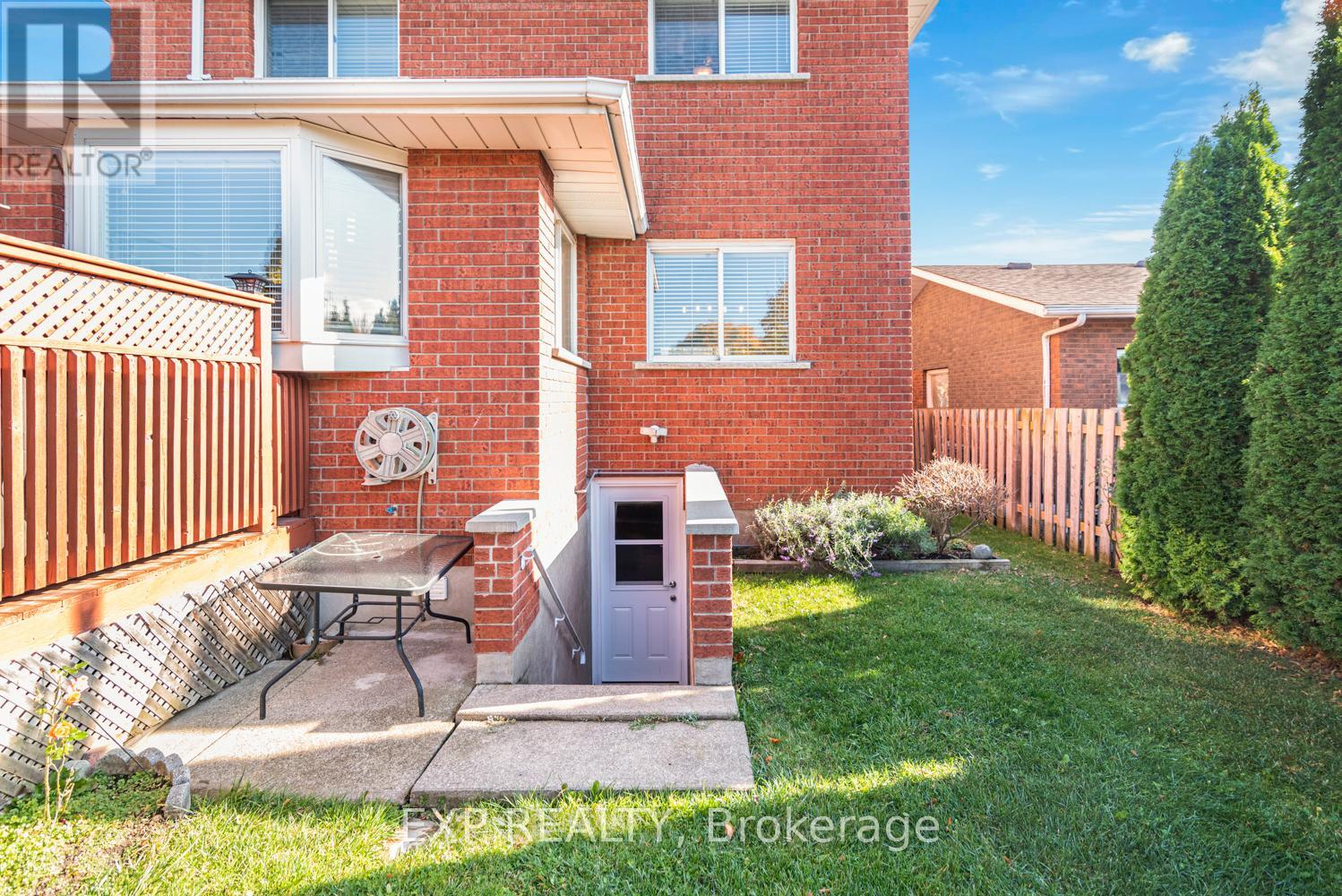 8 Donalda Court, St. Catharines (444 - Carlton/bunting), Ontario  L2M 7E7 - Photo 39 - X10432038