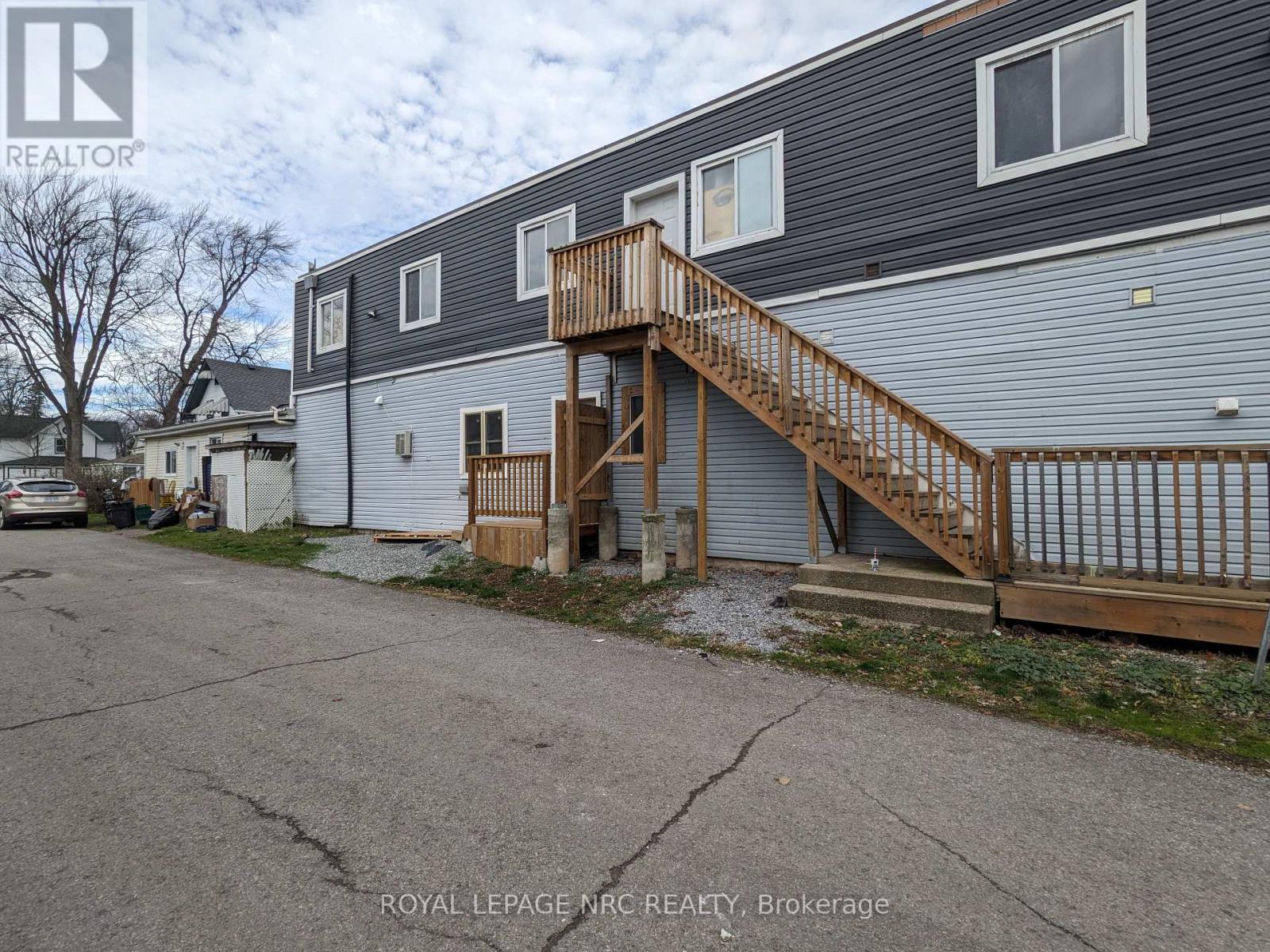 3 - 74 Queens Circle, Fort Erie (337 - Crystal Beach), Ontario  L0S 1B0 - Photo 3 - X10874813