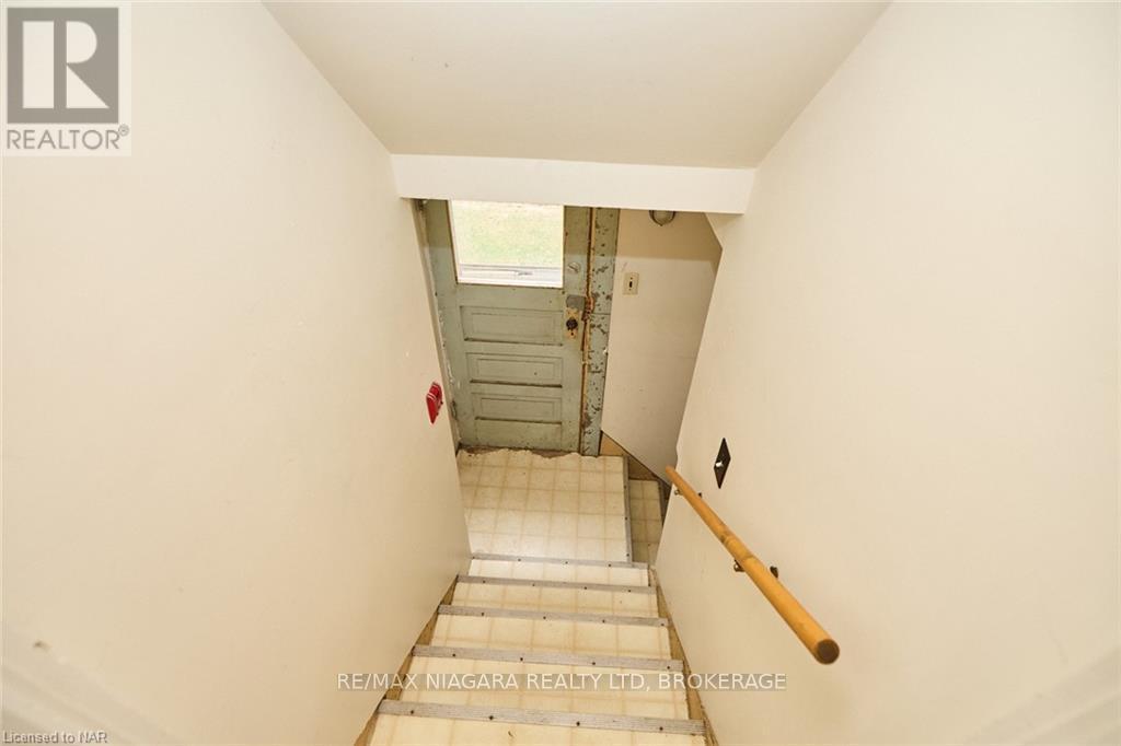 4889 Mcrae Street, Niagara Falls (211 - Cherrywood), Ontario  L2E 1N9 - Photo 4 - X11102025