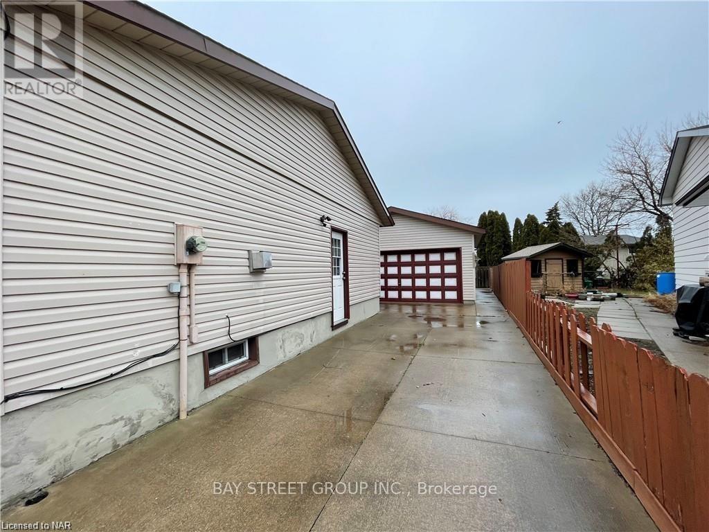 Upper - 75 Bula Drive, St. Catharines (443 - Lakeport), Ontario  L2N 6R7 - Photo 10 - X11883628