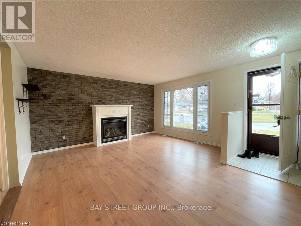 Upper - 75 Bula Drive, St. Catharines (443 - Lakeport), Ontario  L2N 6R7 - Photo 2 - X11883628