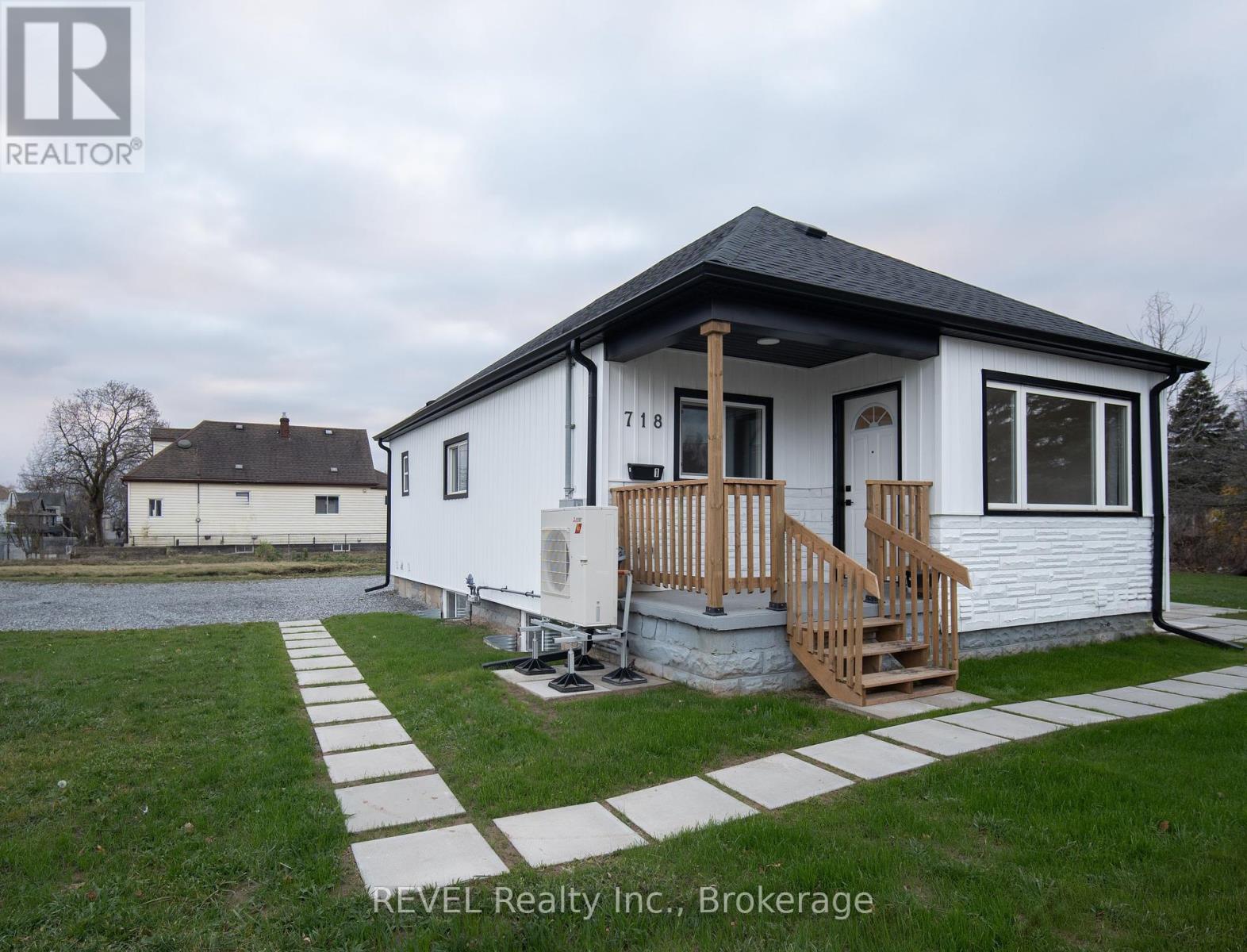 1 - 718 Ontario Road, Welland (773 - Lincoln/crowland), Ontario  L3B 5C9 - Photo 13 - X11887548