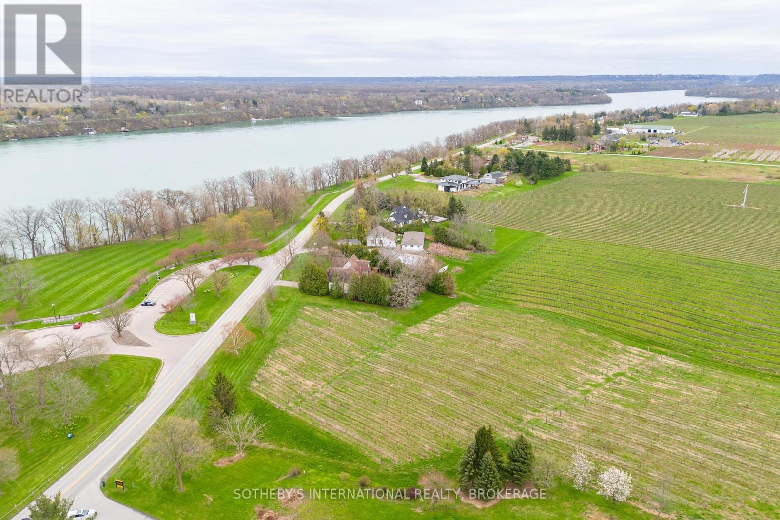 15936 Niagara River Parkway, Niagara-On-The-Lake, Ontario  L0S 1J0 - Photo 11 - X11891098