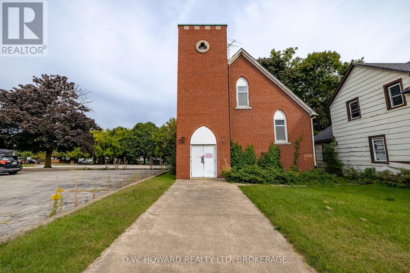 35 Queen Street, Fort Erie (332 - Central), Ontario  L2A 1T7 - Photo 3 - X11907765