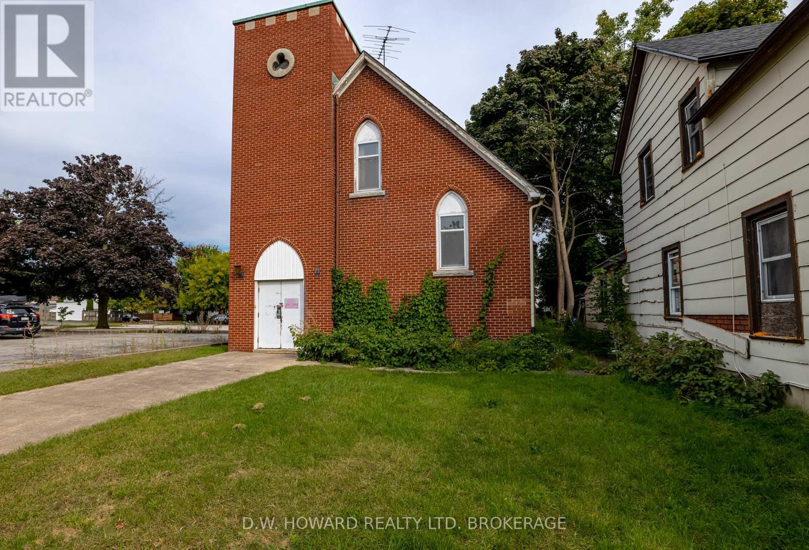 35 Queen Street, Fort Erie (332 - Central), Ontario  L2A 1T7 - Photo 4 - X11907765