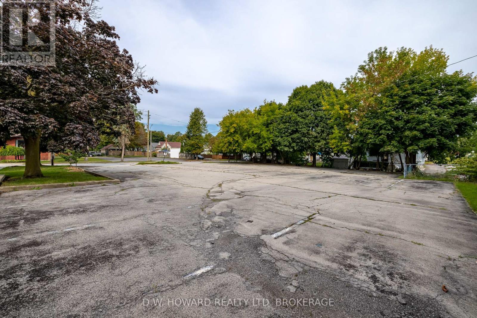 35 Queen Street, Fort Erie (332 - Central), Ontario  L2A 1T7 - Photo 6 - X11907765