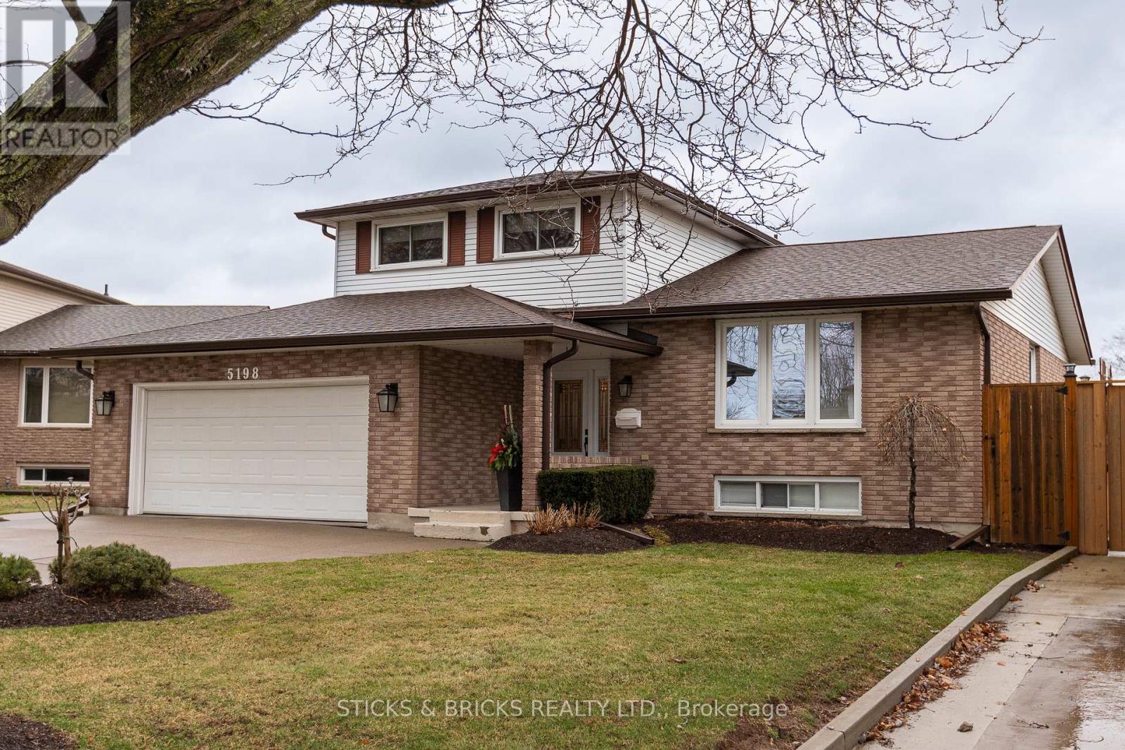 5198 Valley View Crescent, Niagara Falls (212 - Morrison), Ontario  L2E 7E5 - Photo 3 - X11908101