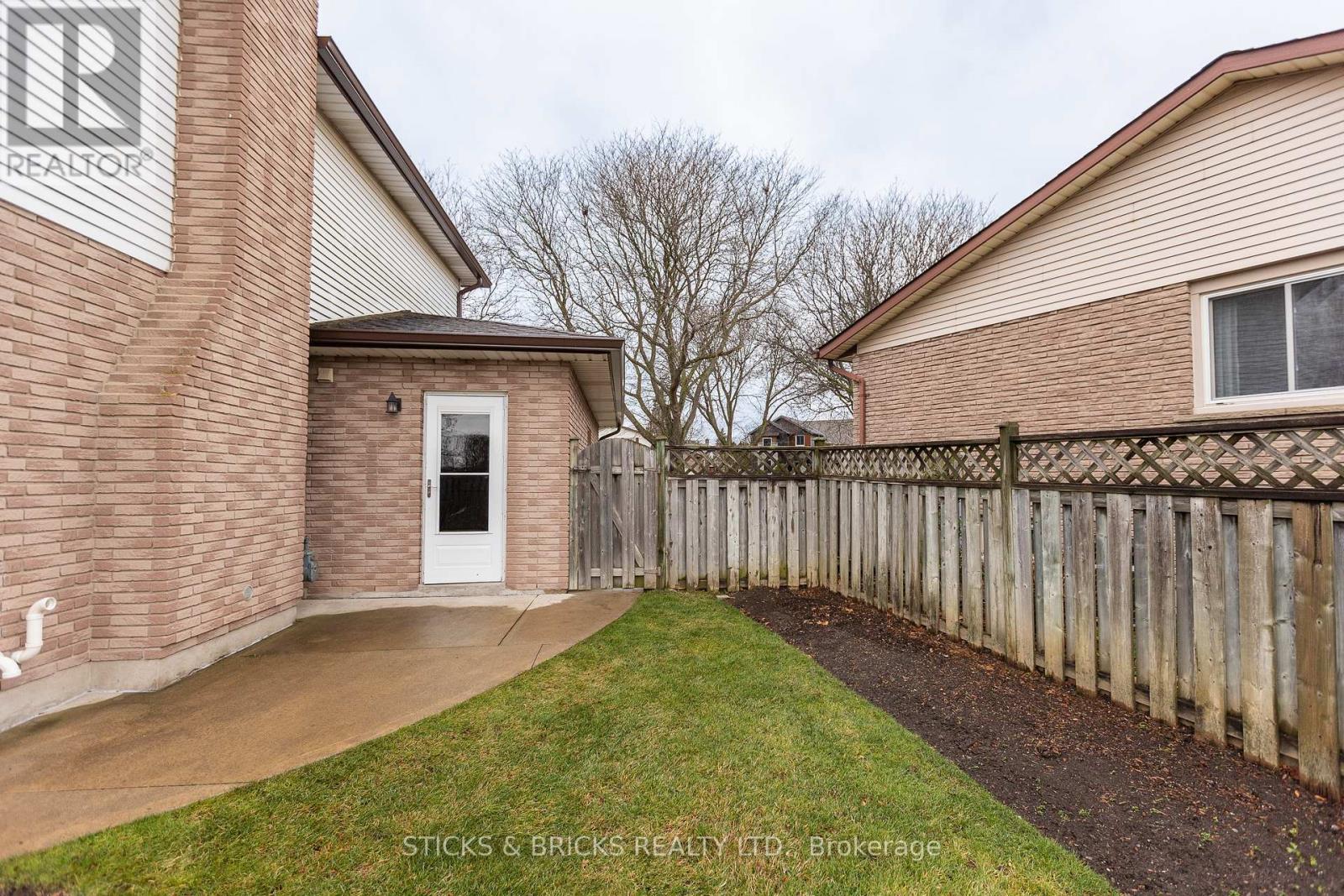 5198 Valley View Crescent, Niagara Falls (212 - Morrison), Ontario  L2E 7E5 - Photo 35 - X11908101