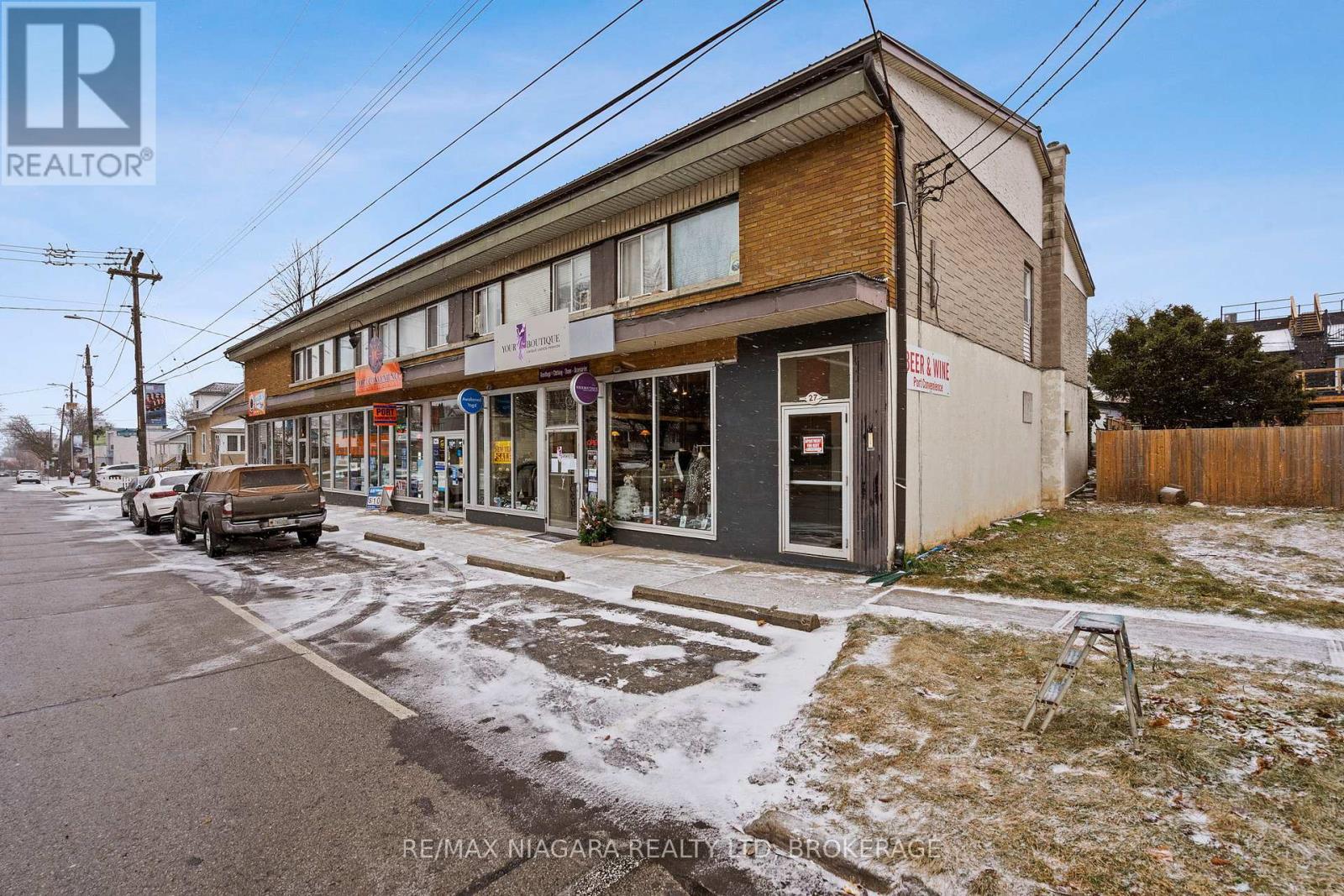 2 - 27 Main Street, St. Catharines (438 - Port Dalhousie), Ontario  L2N 4T6 - Photo 2 - X11910534