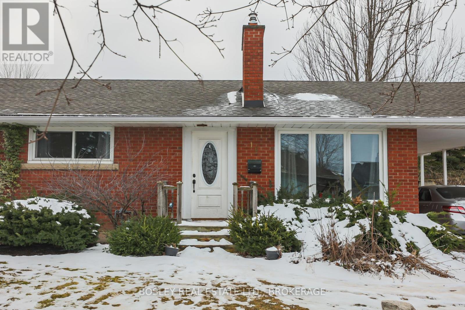 16 Strathmore Road, St. Catharines (461 - Glendale/glenridge), Ontario  L2T 2C5 - Photo 2 - X11914662