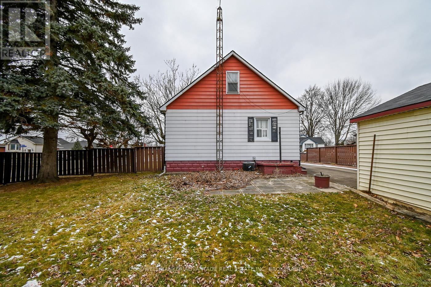 121 St. Augustine Avenue, Welland (772 - Broadway), Ontario  L3C 2K8 - Photo 19 - X11919397