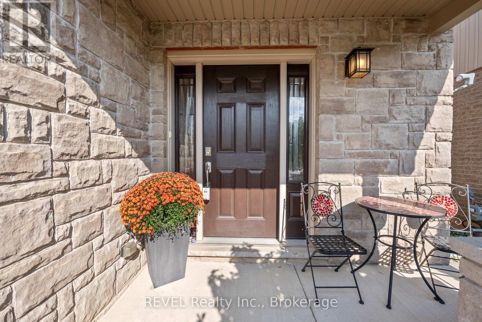 9349 Madison Crescent, Niagara Falls (219 - Forestview), Ontario  L2H 0M3 - Photo 4 - X11920841