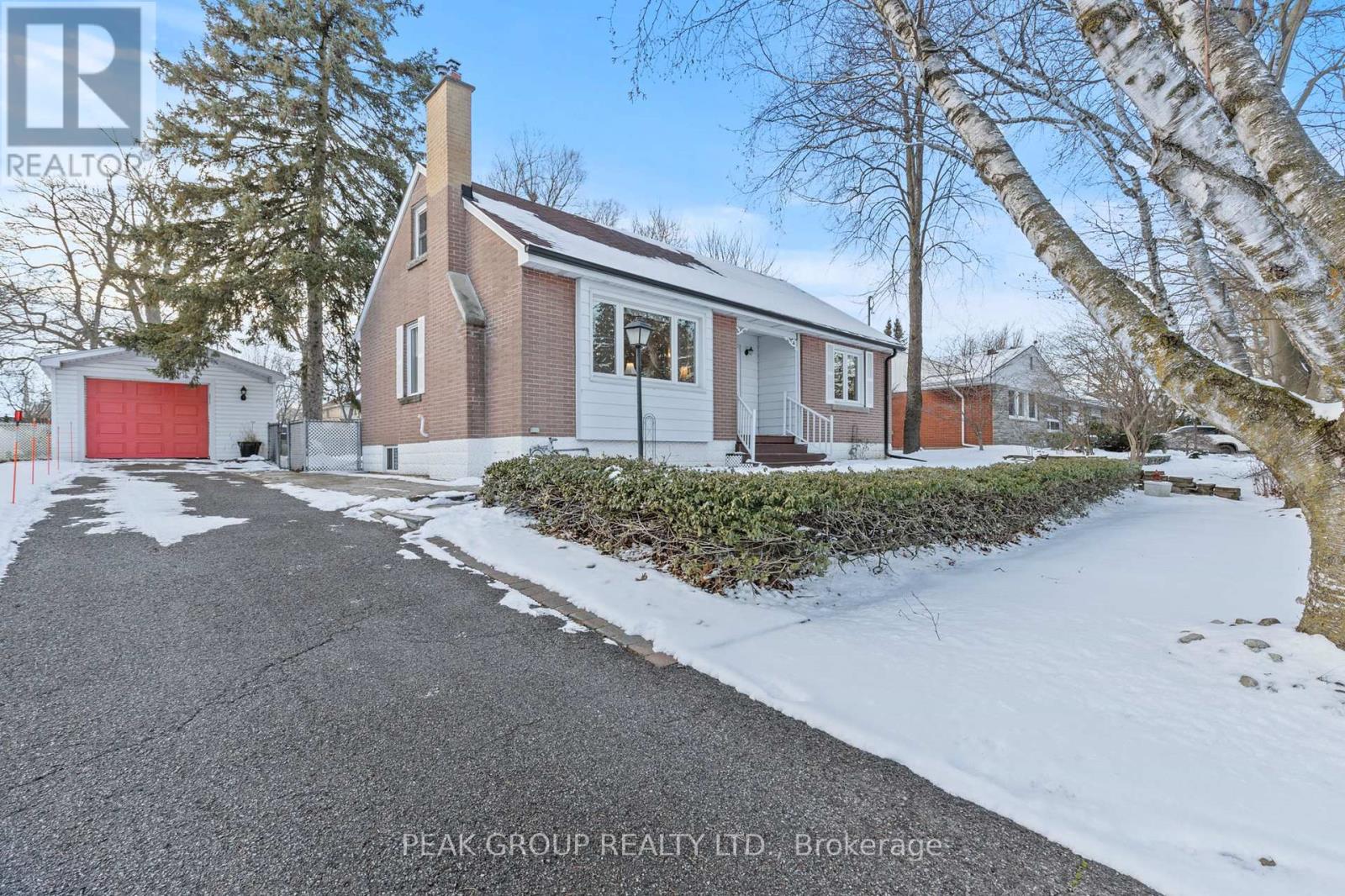 6031 Brookfield Avenue, Niagara Falls (216 - Dorchester), Ontario  L2G 5R4 - Photo 3 - X11936810