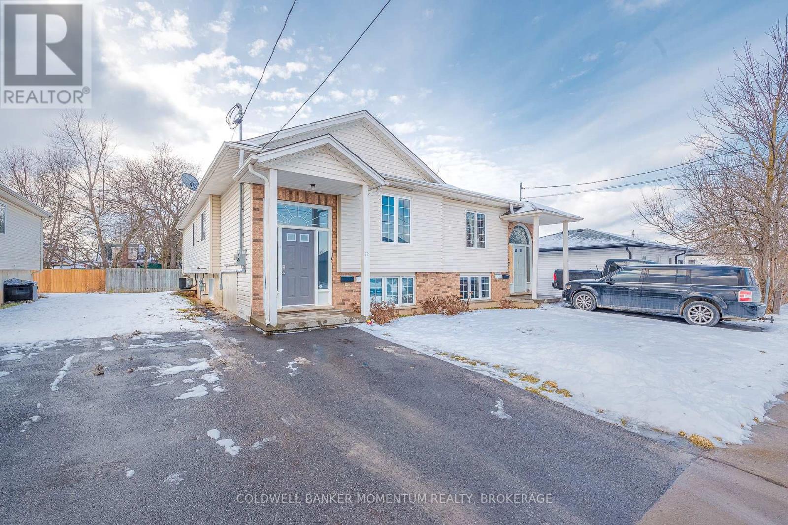 11 Waite Lane, St. Catharines (456 - Oakdale), Ontario  L2P 3Y7 - Photo 4 - X11939183