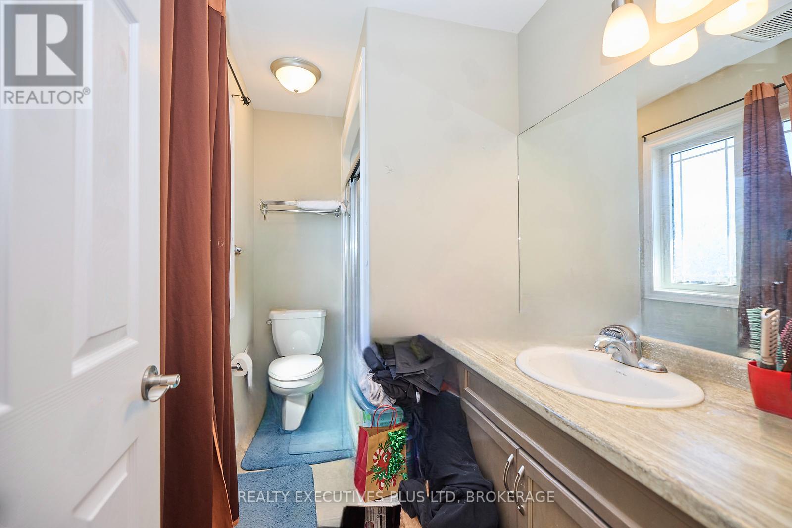 8433 Angie Drive, Niagara Falls (219 - Forestview), Ontario  L2H 0M9 - Photo 13 - X11940456