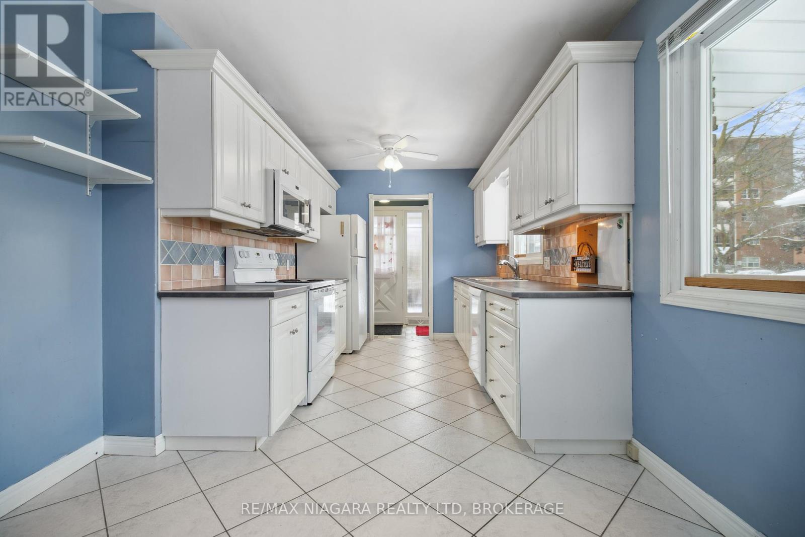 Unit 1 - 34 Leaside Drive, St. Catharines (444 - Carlton/bunting), Ontario  L2M 4G5 - Photo 11 - X11941726