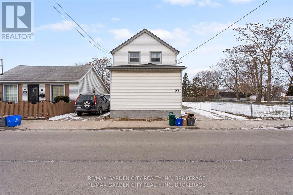 27 Vine Street S, St. Catharines (450 - E. Chester), Ontario  L2R 3X9 - Photo 2 - X11952666