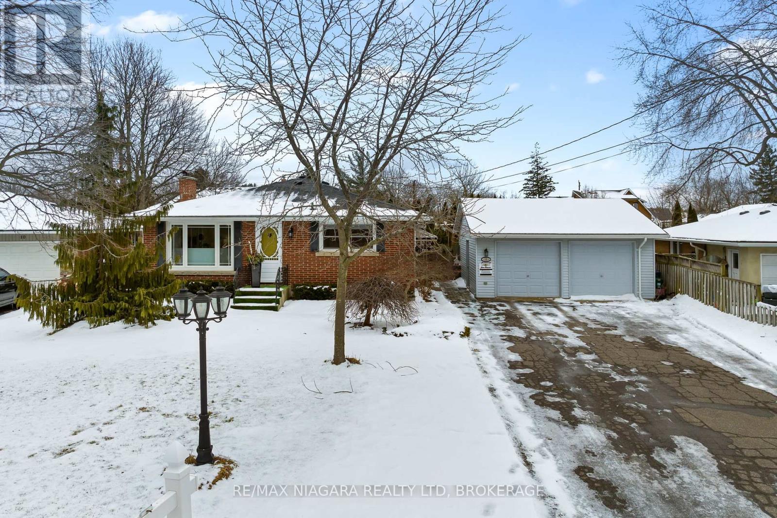 8 HENRY STREET, niagara-on-the-lake (108 - virgil), Ontario