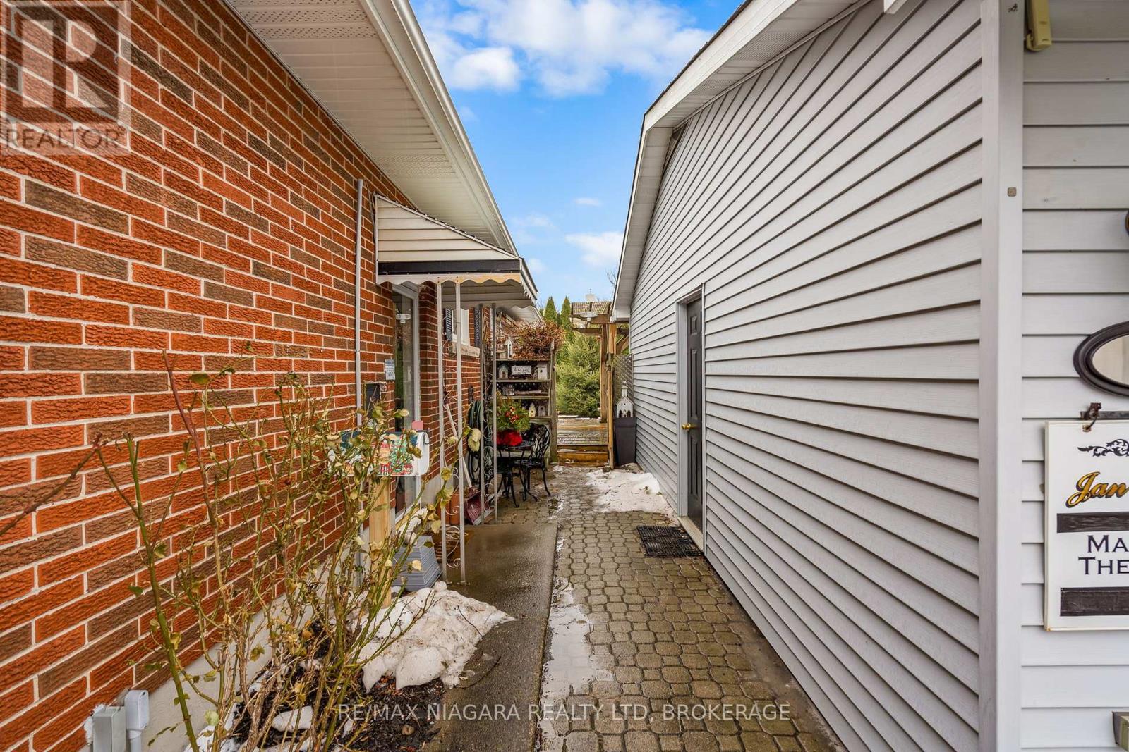 8 Henry Street, Niagara-On-The-Lake (108 - Virgil), Ontario  L0S 1J0 - Photo 30 - X11953549