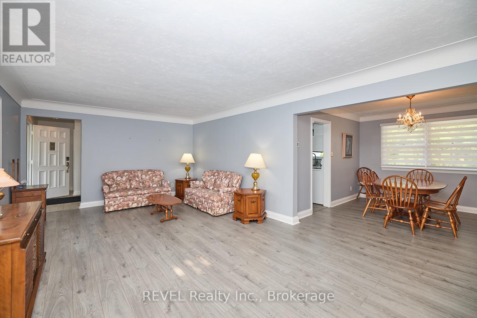 6361 Clare Crescent, Niagara Falls (216 - Dorchester), Ontario  L2G 2C9 - Photo 6 - X11956426