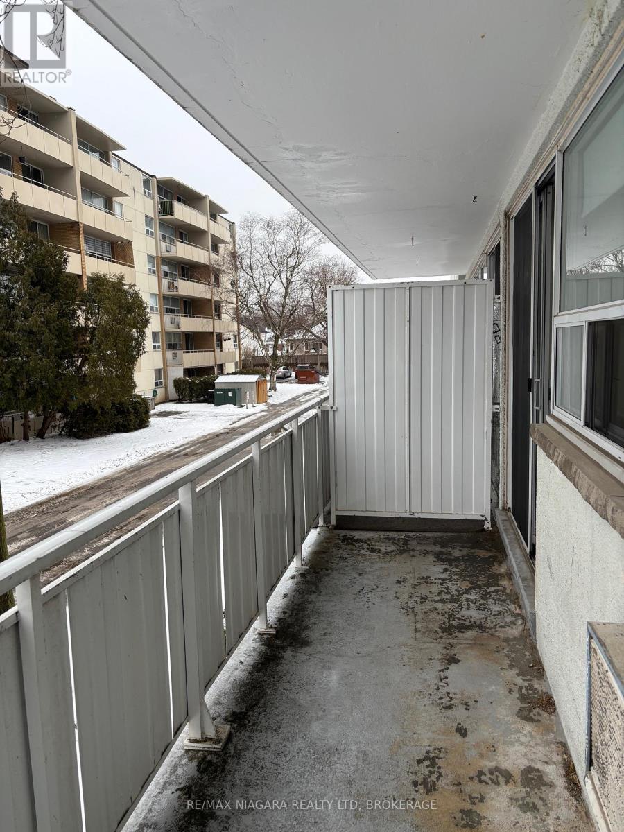 103 - 6320 Valley Way, Niagara Falls (212 - Morrison), Ontario  L2E 1Y5 - Photo 12 - X11957304